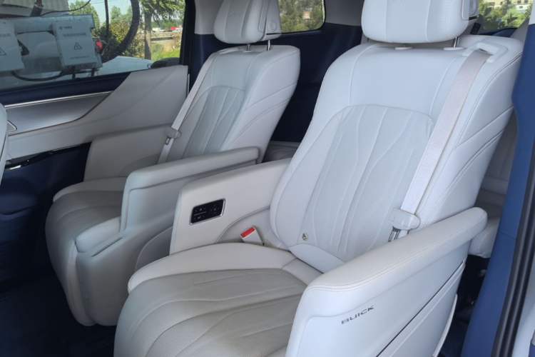 Used Buick GL8 New Energy 2024 Lu Zun Luxury Edition 7-Seater Left Rear Seat