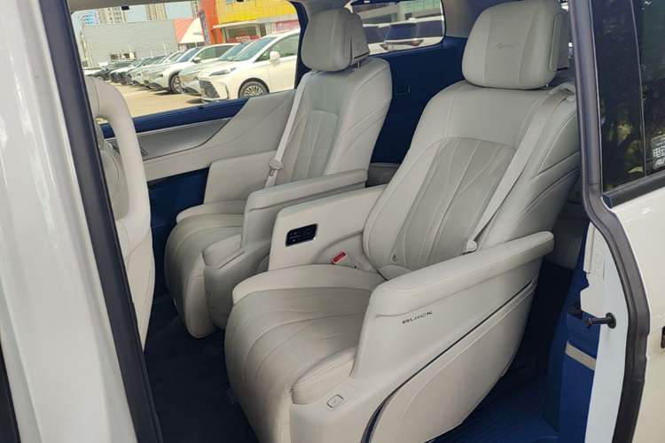 Used Buick GL8 New Energy 2024 Lu Zun Luxury Edition 7-Seater Left Rear Seat