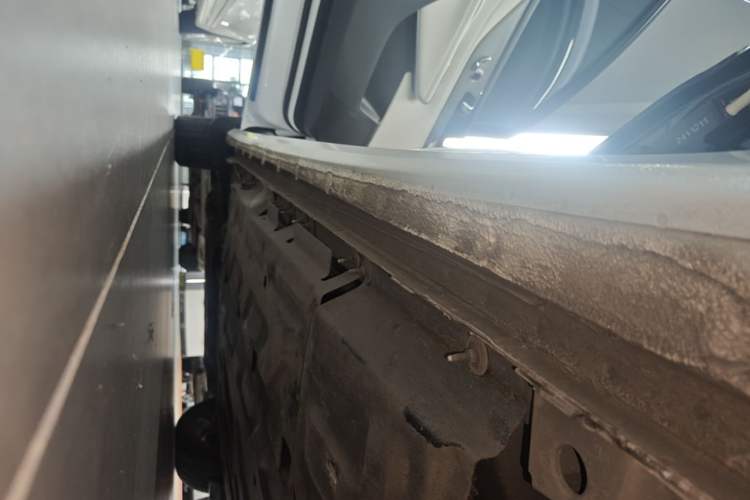 Used Buick GL8 New Energy 2024 Lu Zun Smart Edition 7-Seater Left Side Sill
