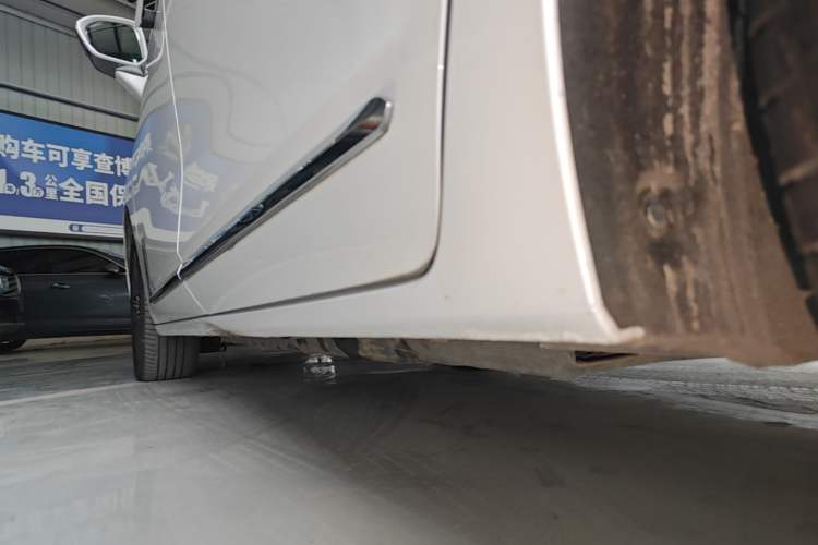 Used Buick GL8 New Energy 2024 Lu Zun Luxury Edition 7-Seater Left Side Sill