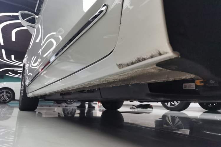 Used Buick GL8 New Energy 2024 Lu Zun Luxury Edition 7-Seater Left Side Sill