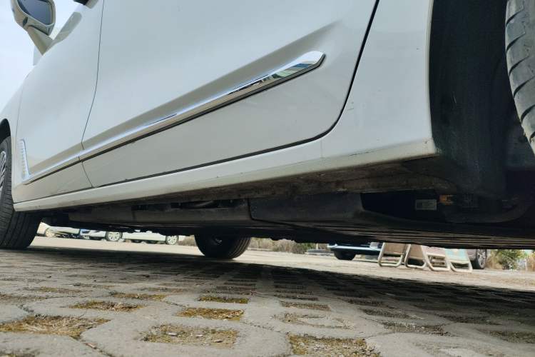 Used Buick GL8 New Energy 2024 Lu Zun Luxury Edition 7-Seater Left Side Sill