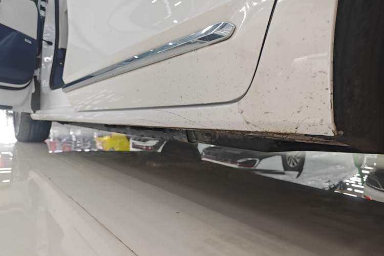 Used Buick GL8 New Energy 2024 Lu Zun Luxury Edition 7-Seater Left Side Sill