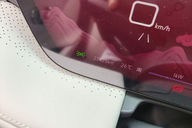 Used Buick GL8 New Energy 2024 Lu Zun Deluxe Edition 7-Seater Odometer Close Up