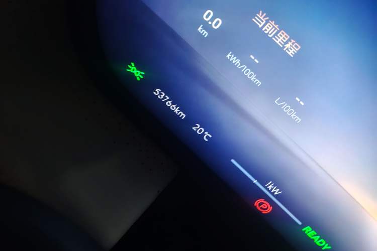 Used Buick GL8 New Energy 2024 Lu Zun Luxury Edition 7-Seater Odometer Close Up