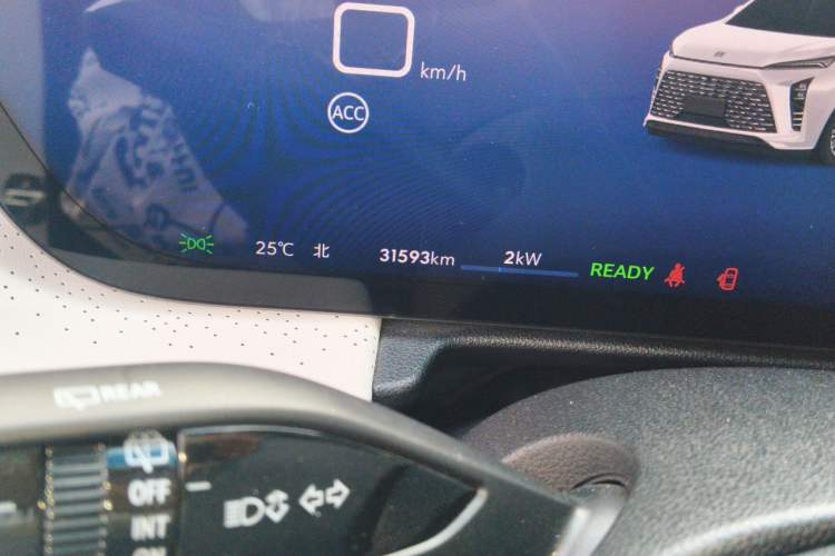 Used Buick GL8 New Energy 2024 Lu Zun Deluxe Edition 7-Seater Odometer Close Up