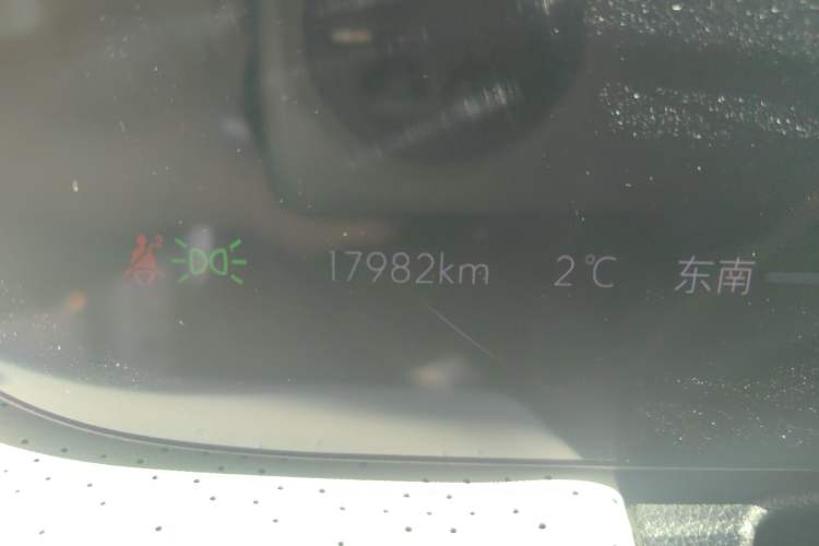 Used Buick GL8 New Energy 2024 Lu Zun Luxury Edition 7-Seater Odometer Close Up