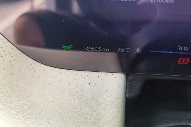 Used Buick GL8 New Energy 2024 Lu Zun Luxury Edition 7-Seater Odometer Close Up