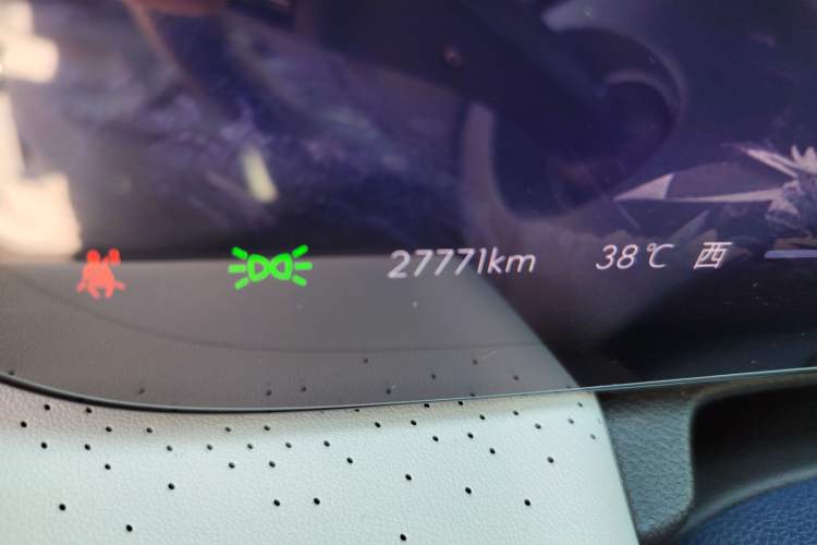 Used Buick GL8 New Energy 2024 Lu Zun Luxury Edition 7-Seater Odometer Close Up