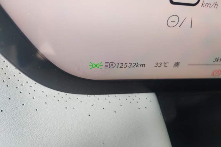 Used Buick GL8 New Energy 2024 Lu Zun Luxury Edition 7-Seater Odometer Close Up