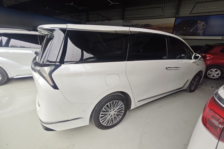 Used Buick GL8 New Energy 2024 Lu Zun Luxury Edition 7-Seater Rear Right 45 Deg