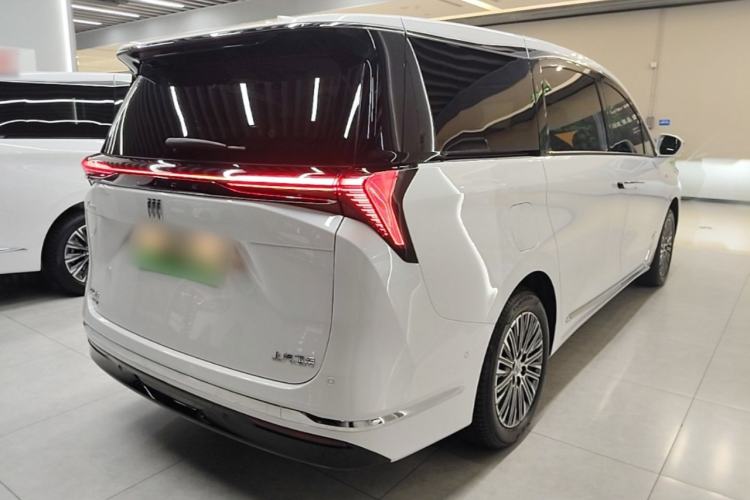 Used Buick GL8 New Energy 2024 Lu Zun Luxury Edition 7-Seater Rear Right 45 Deg