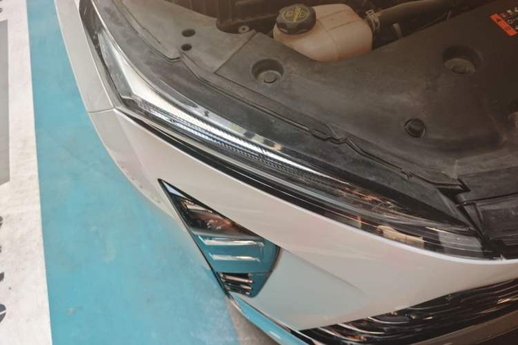 Used Buick GL8 New Energy 2024 Lu Zun Deluxe Edition 7-Seater Right Front Headlight