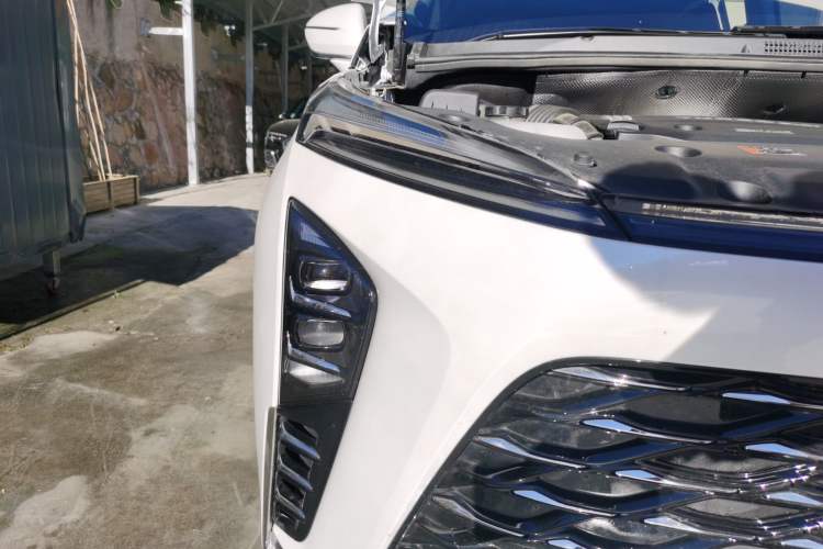 Used Buick GL8 New Energy 2024 Lu Zun Luxury Edition 7-Seater Right Front Headlight