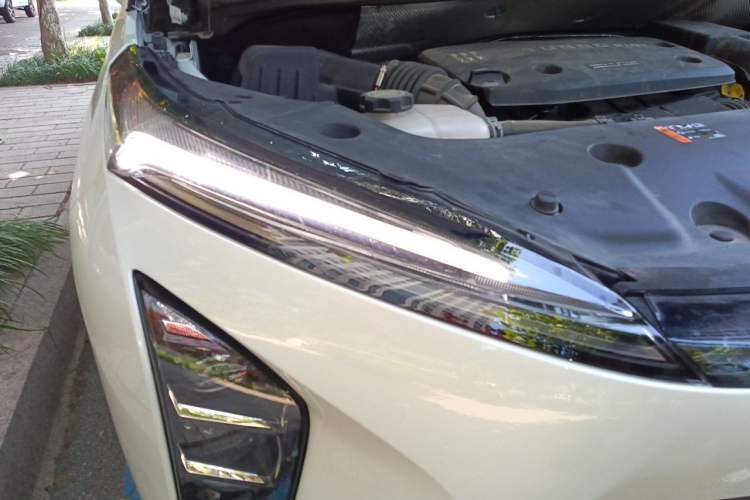 Used Buick GL8 New Energy 2024 Lu Zun Luxury Edition 7-Seater Right Front Headlight