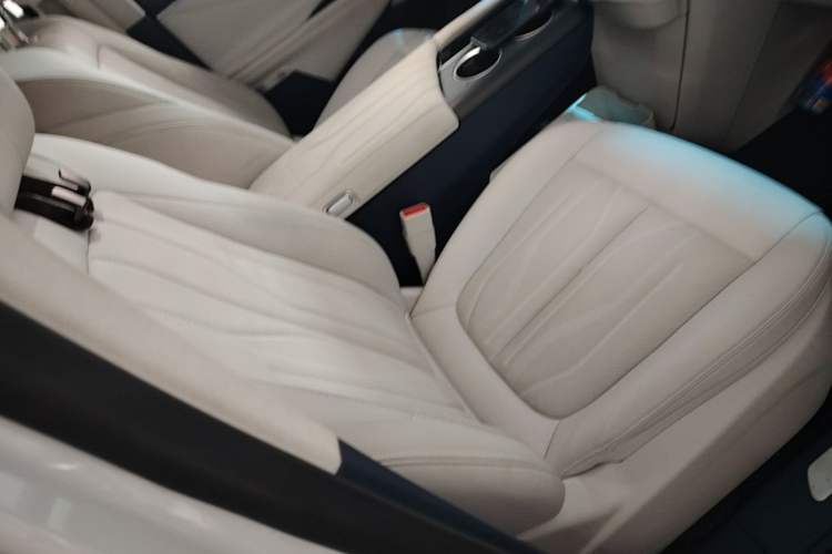 Used Buick GL8 New Energy 2024 Lu Zun Luxury Edition 7-Seater Right Front Seat