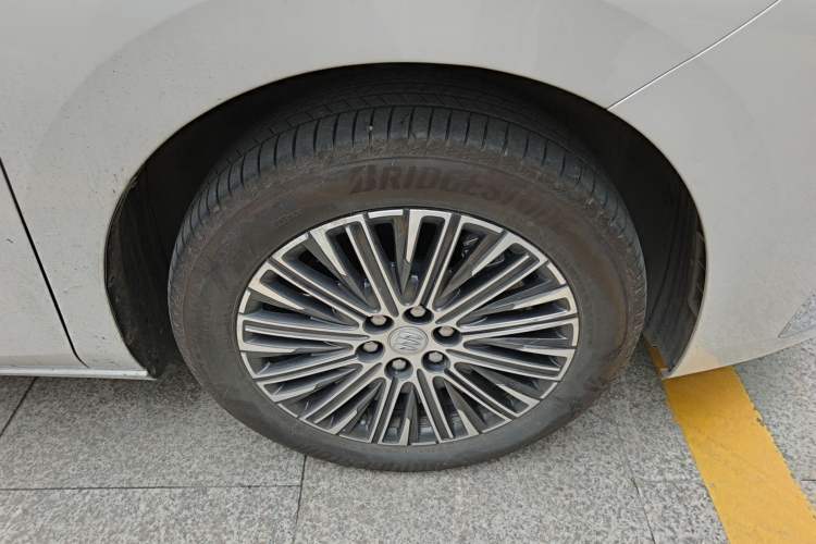 Used Buick GL8 New Energy 2024 Lu Zun Deluxe Edition 7-Seater Right Front Wheel Hub