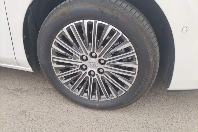Used Buick GL8 New Energy 2024 Lu Zun Luxury Edition 6-Seater Right Front Wheel Hub