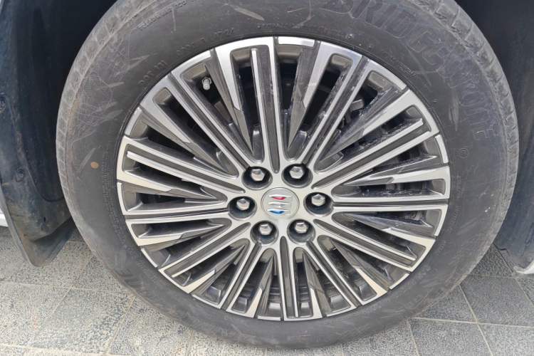 Used Buick GL8 New Energy 2024 Lu Zun Smart Edition 7-Seater Right Front Wheel Hub