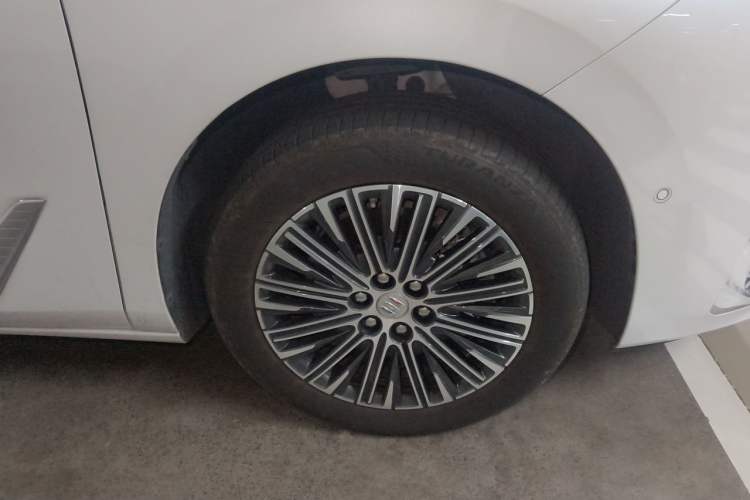Used Buick GL8 New Energy 2024 Lu Zun Luxury Edition 7-Seater Right Front Wheel Hub