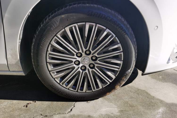 Used Buick GL8 New Energy 2024 Lu Zun Luxury Edition 7-Seater Right Front Wheel Hub
