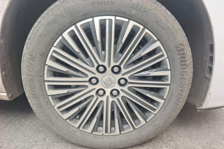 Used Buick GL8 New Energy 2024 Lu Zun Deluxe Edition 7-Seater Right Front Wheel Hub