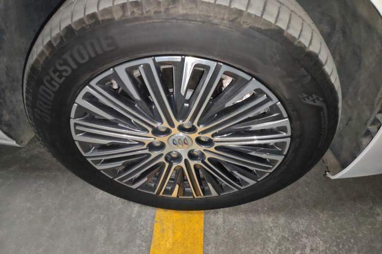 Used Buick GL8 New Energy 2024 Lu Zun Luxury Edition 6-Seater Right Front Wheel Hub