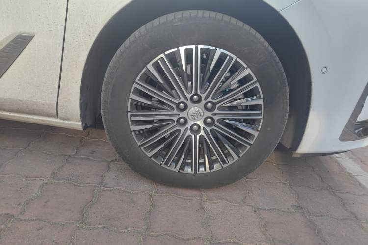 Used Buick GL8 New Energy 2024 Lu Zun Luxury Edition 7-Seater Right Front Wheel Hub