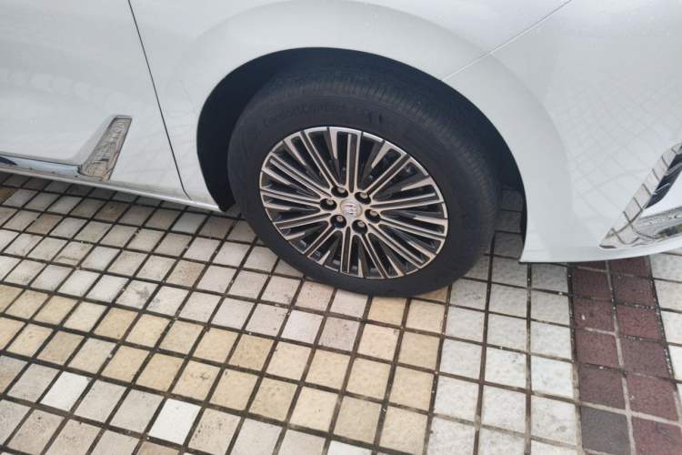 Used Buick GL8 New Energy 2024 Lu Zun Deluxe Edition 7-Seater Right Front Wheel Hub