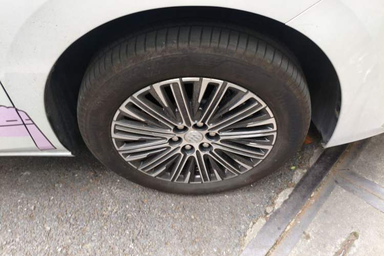 Used Buick GL8 New Energy 2024 Lu Zun Smart Edition 7-Seater Right Front Wheel Hub