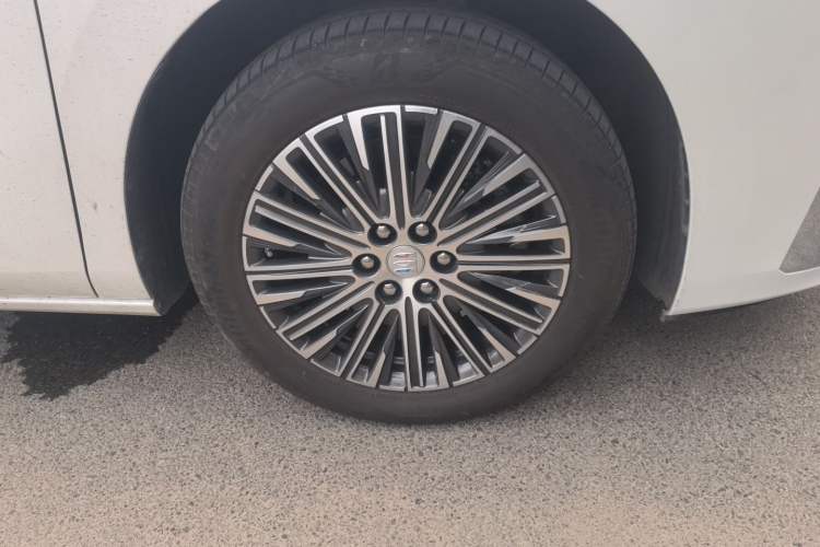 Used Buick GL8 New Energy 2024 Lu Zun Deluxe Edition 7-Seater Right Front Wheel Hub