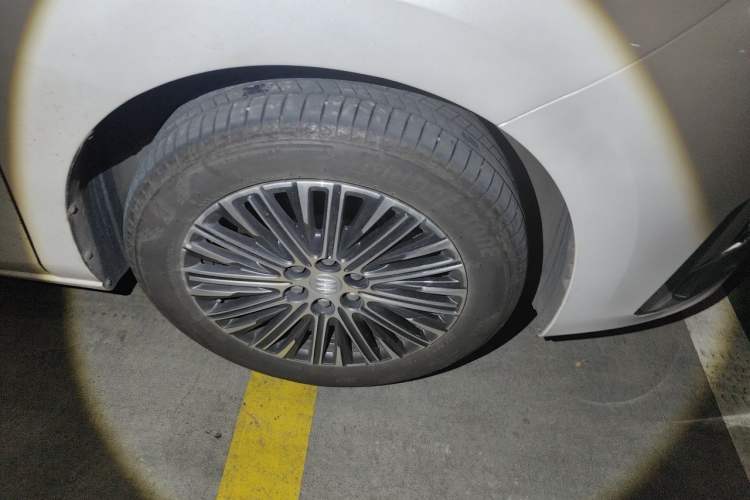 Used Buick GL8 New Energy 2024 Lu Zun Smart Edition 7-Seater Right Front Wheel Hub