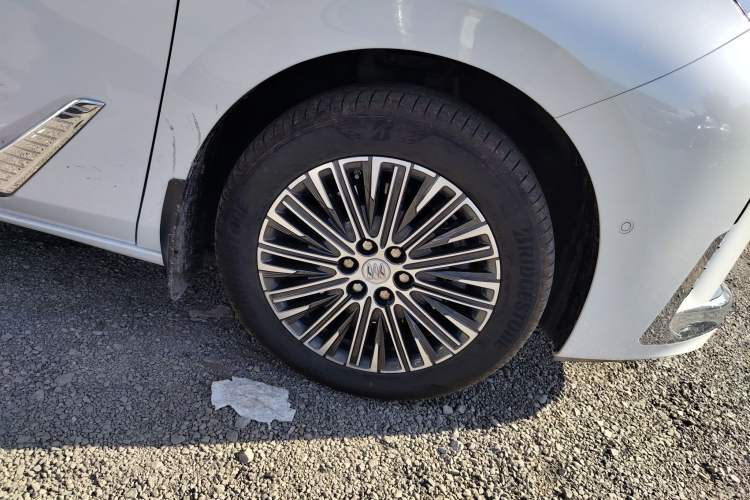 Used Buick GL8 New Energy 2024 Lu Zun Luxury Edition 7-Seater Right Front Wheel Hub