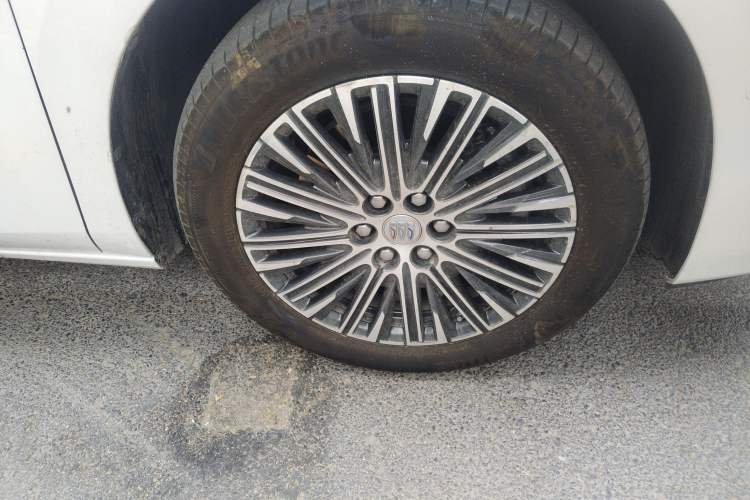 Used Buick GL8 New Energy 2024 Lu Zun Luxury Edition 6-Seater Right Front Wheel Hub