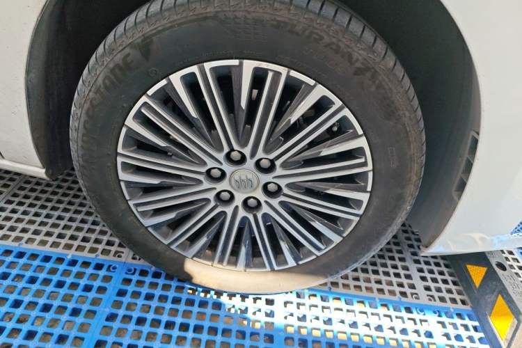 Used Buick GL8 New Energy 2024 Lu Zun Deluxe Edition 7-Seater Right Front Wheel Hub