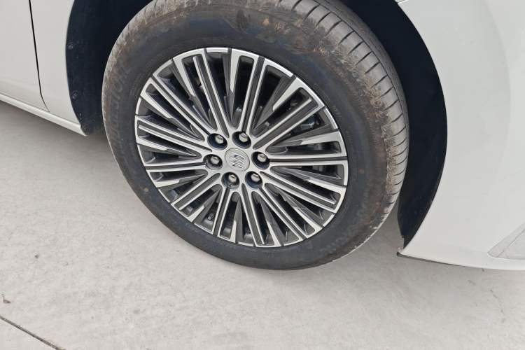 Used Buick GL8 New Energy 2024 Lu Zun Deluxe Edition 7-Seater Right Front Wheel Hub