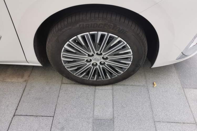 Used Buick GL8 New Energy 2024 Lu Zun Deluxe Edition 7-Seater Right Front Wheel Hub