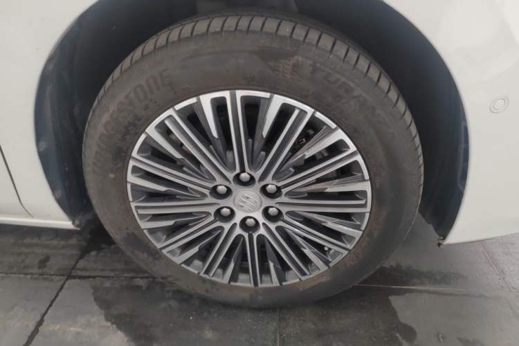 Used Buick GL8 New Energy 2024 Lu Zun Luxury Edition 7-Seater Right Front Wheel Hub