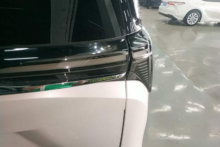 Used Buick GL8 New Energy 2024 Lu Zun Luxury Edition 6-Seater Right Rear Taillight