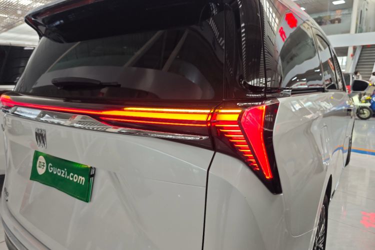 Used Buick GL8 New Energy 2024 Lu Zun Smart Edition 7-Seater Right Rear Taillight