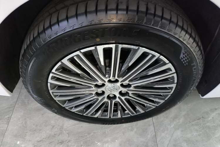 Used Buick GL8 New Energy 2024 Lu Zun Luxury Edition 7-Seater Right Rear Wheel Hub