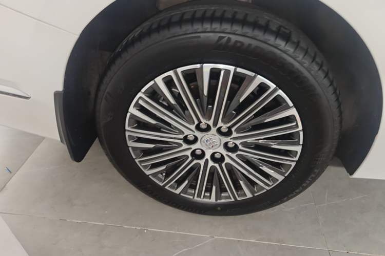 Used Buick GL8 New Energy 2024 Lu Zun Smart Edition 7-Seater Right Rear Wheel Hub