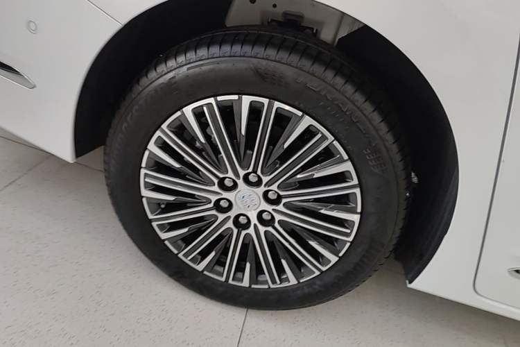 Used Buick GL8 New Energy 2024 Lu Zun Luxury Edition 6-Seater Right Rear Wheel Hub