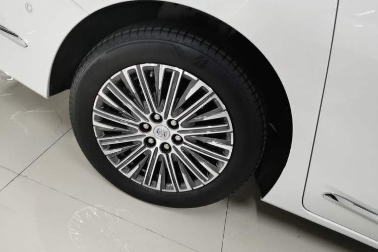 Used Buick GL8 New Energy 2024 Lu Zun Luxury Edition 7-Seater Right Rear Wheel Hub
