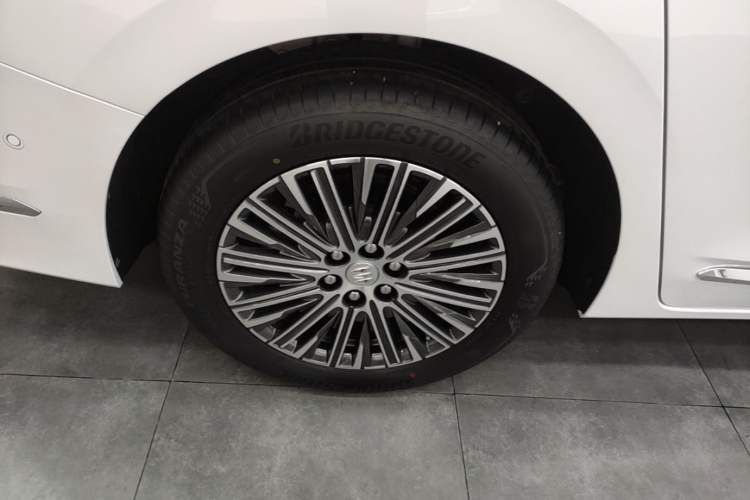 Used Buick GL8 New Energy 2024 Lu Zun Luxury Edition 6-Seater Right Rear Wheel Hub