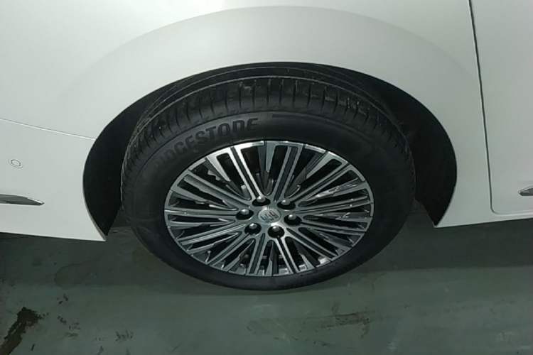Used Buick GL8 New Energy 2024 Lu Zun Luxury Edition 6-Seater Right Rear Wheel Hub