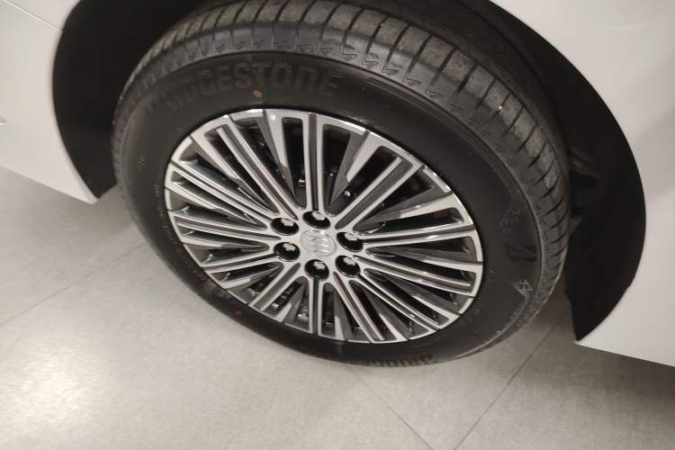 Used Buick GL8 New Energy 2024 Lu Zun Luxury Edition 7-Seater Right Rear Wheel Hub