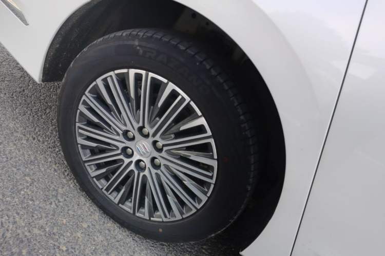 Used Buick GL8 New Energy 2024 Lu Zun Deluxe Edition 7-Seater Right Rear Wheel Hub