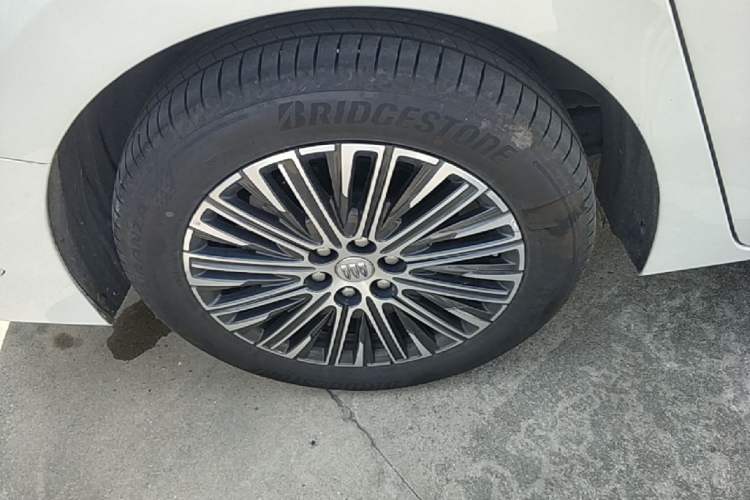 Used Buick GL8 New Energy 2024 Lu Zun Luxury Edition 7-Seater Right Rear Wheel Hub