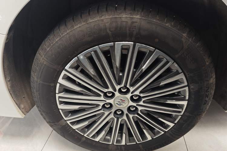 Used Buick GL8 New Energy 2024 Lu Zun Smart Edition 7-Seater Right Rear Wheel Hub